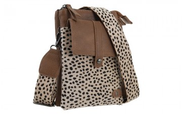 Tyler dot camel3